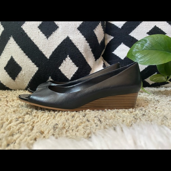 Black Cole Haan Shoes - Picture 5 of 6